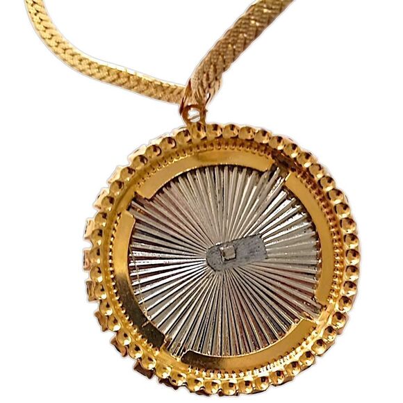 Green Rhinestone Encrusted Necklace Disc Pendant Circle Emerald Gold Tone Vtg - Picture 3 of 16